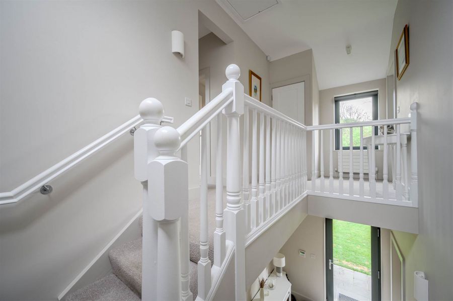 11 Cultra Station Road