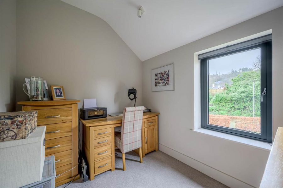 11 Cultra Station Road