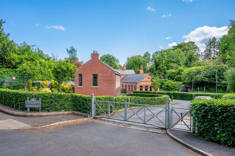 11 Cultra Station Road