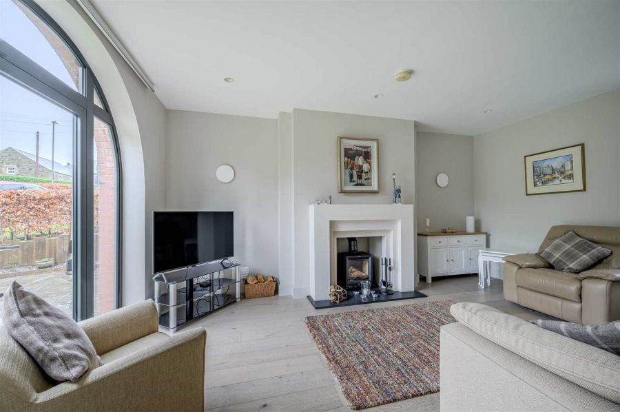 11 Cultra Station Road