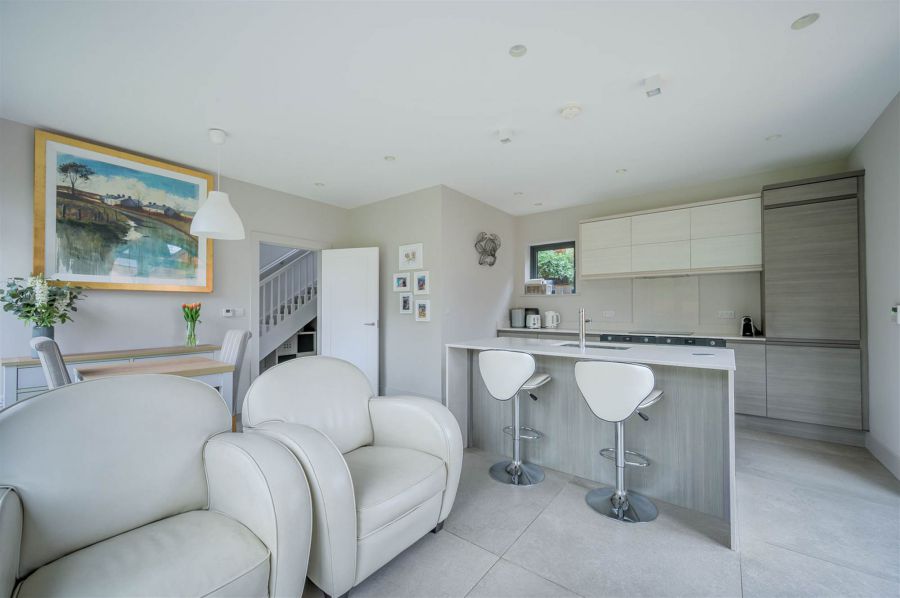 11 Cultra Station Road