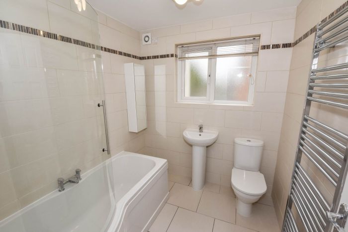 Apt 2 Blackwood Court