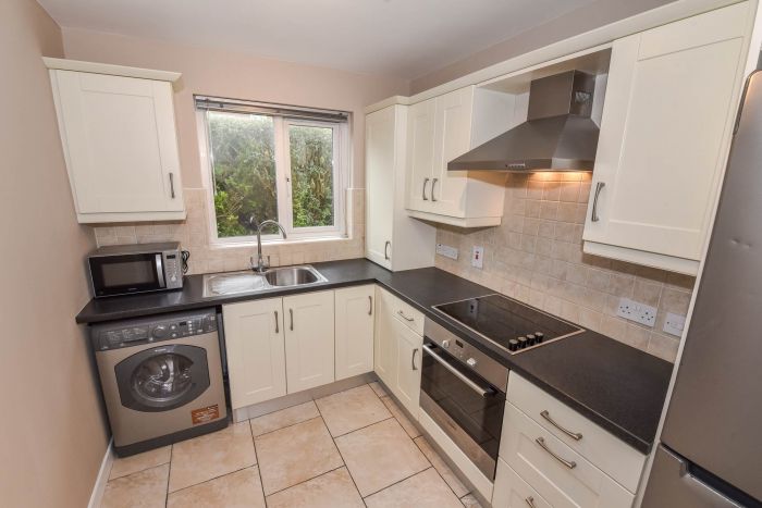 Apt 2 Blackwood Court