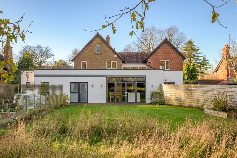 8 Croft Road