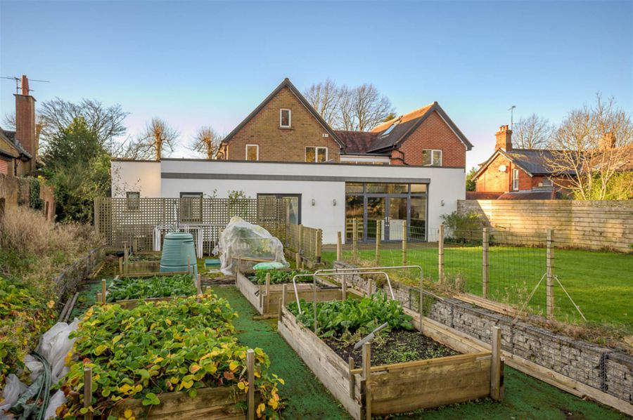 8 Croft Road
