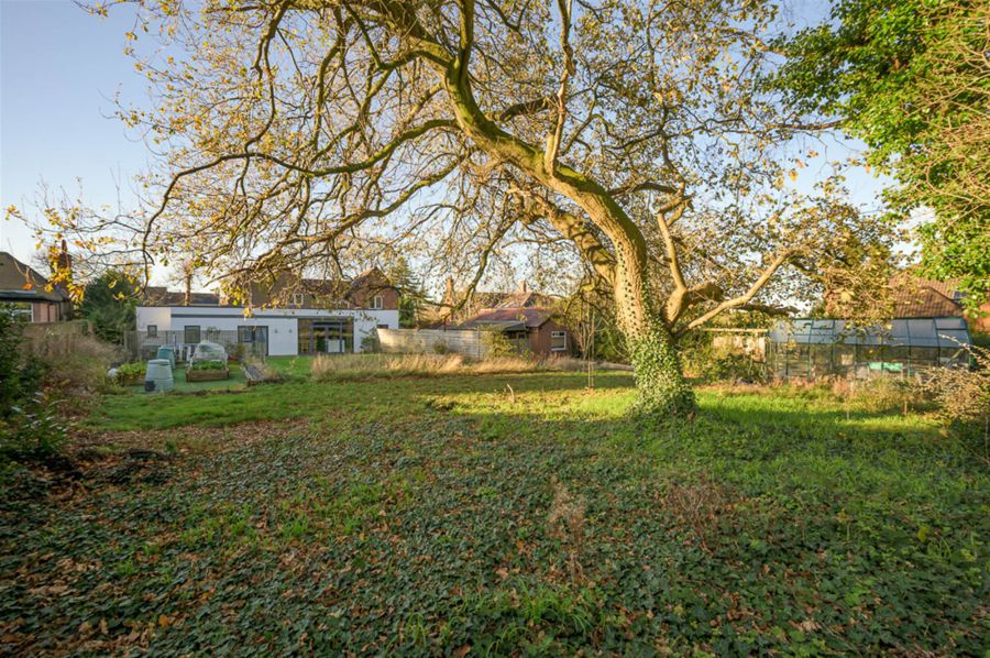 8 Croft Road