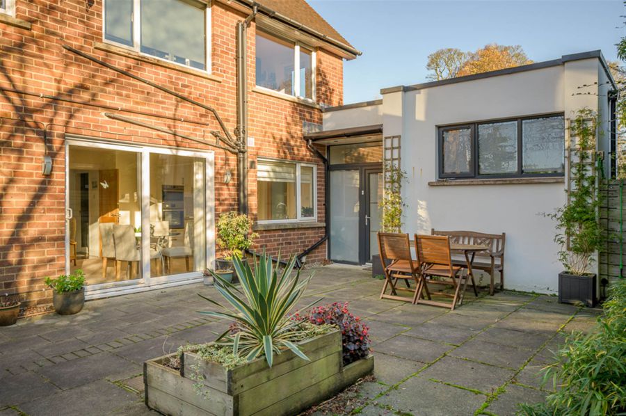 8 Croft Road
