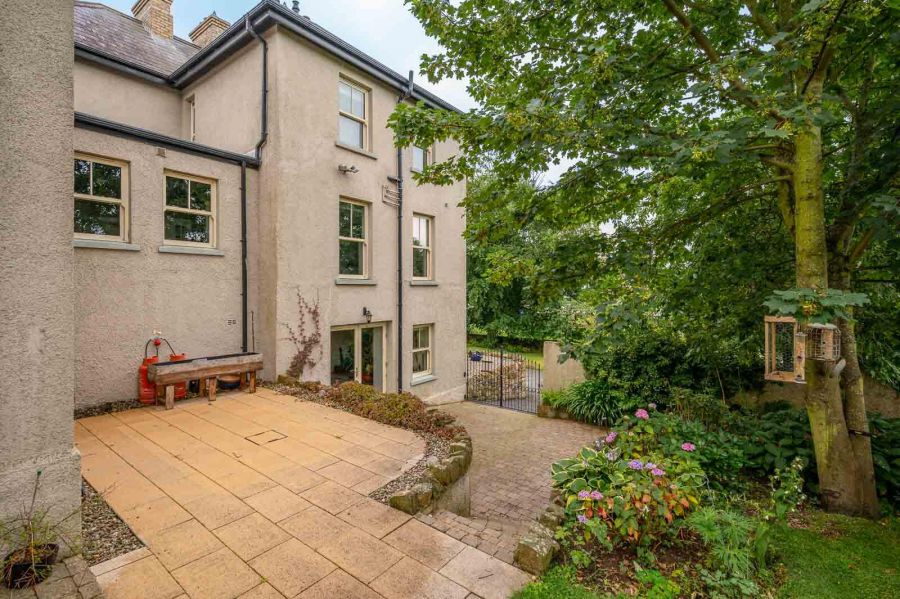 Briar Hill House, 3 Newtownards Road