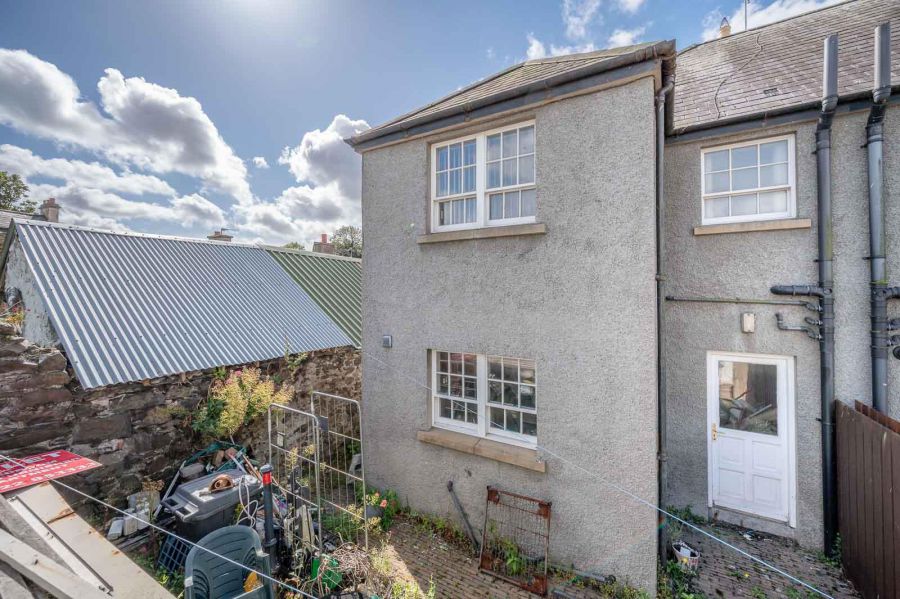 12 Manor Court