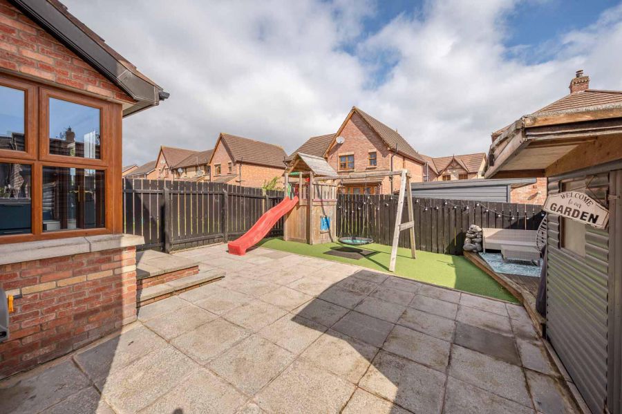9 Bridgelea Court