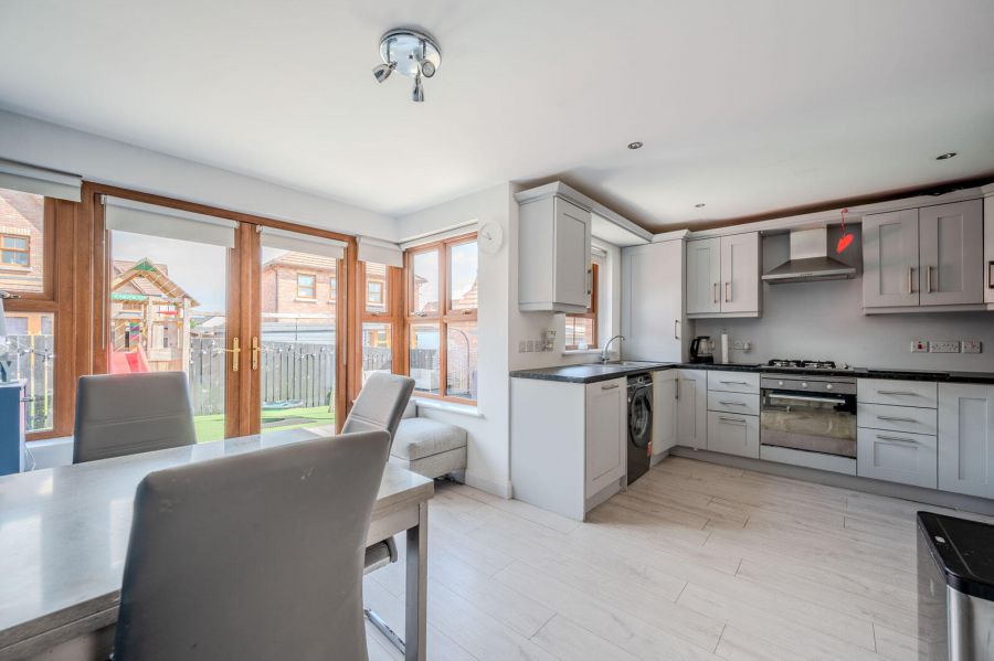 9 Bridgelea Court