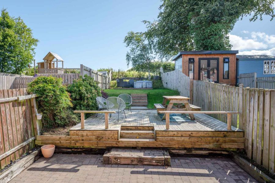 85 Stonebridge Gardens