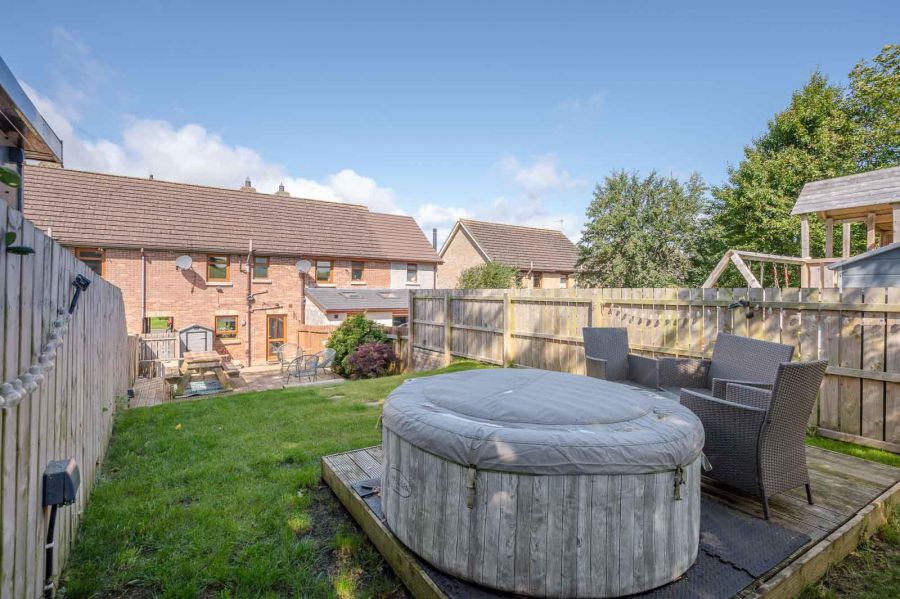 85 Stonebridge Gardens