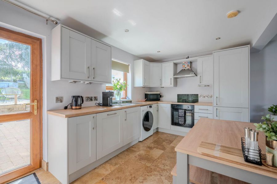 85 Stonebridge Gardens