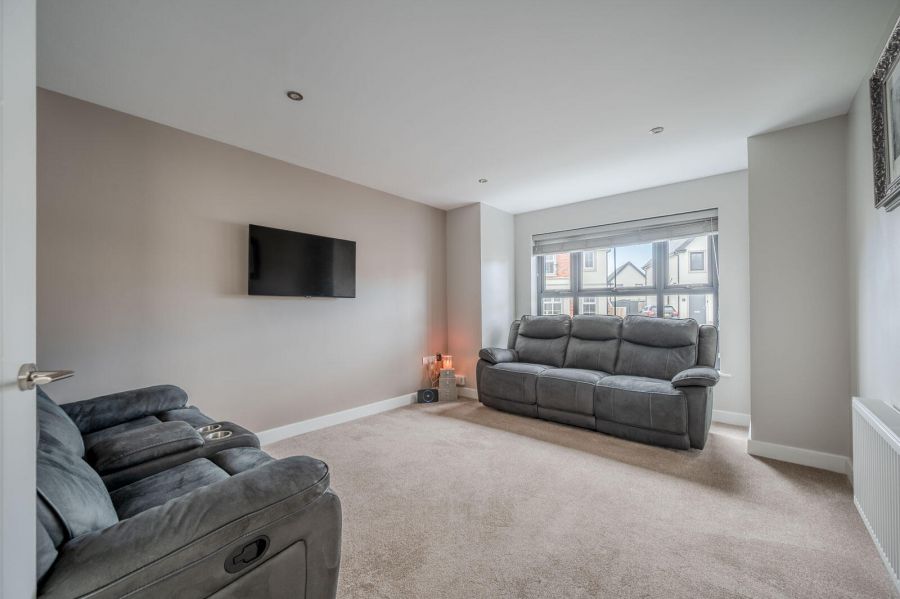 37 Rocklyn Walk