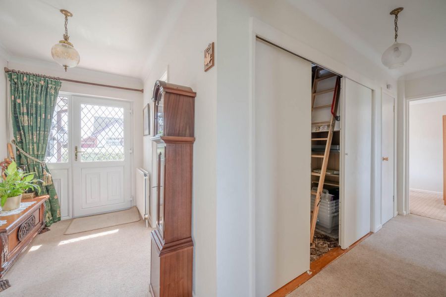 18 Rossdale Road
