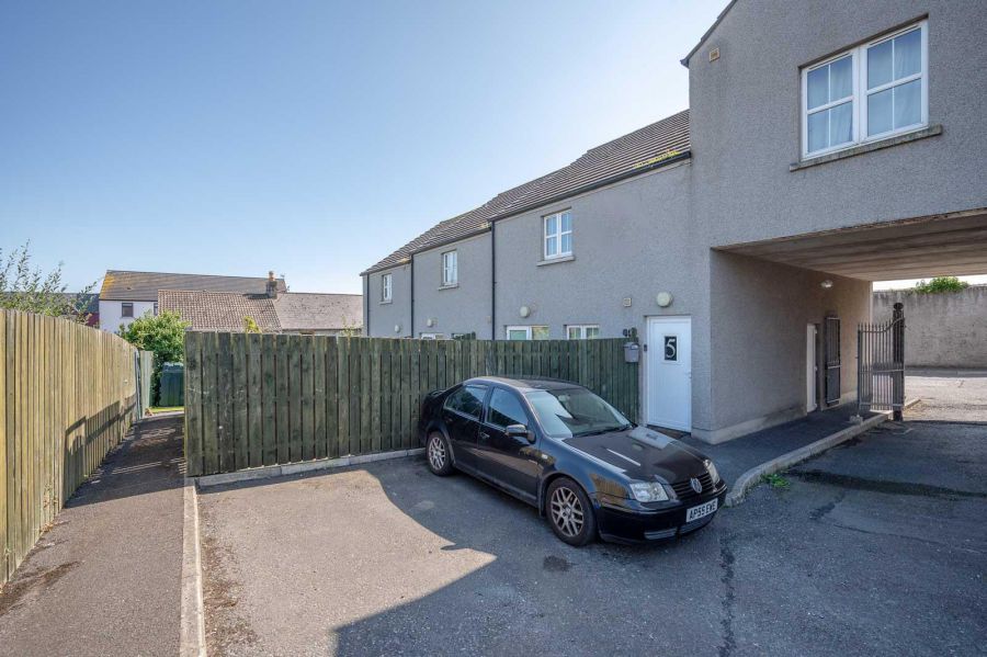 7 Greyabbey Road