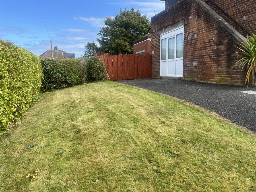 1 Churchill Park