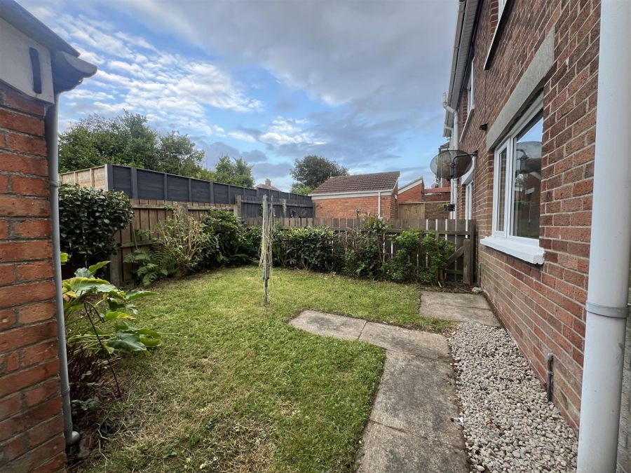 1 Churchill Park