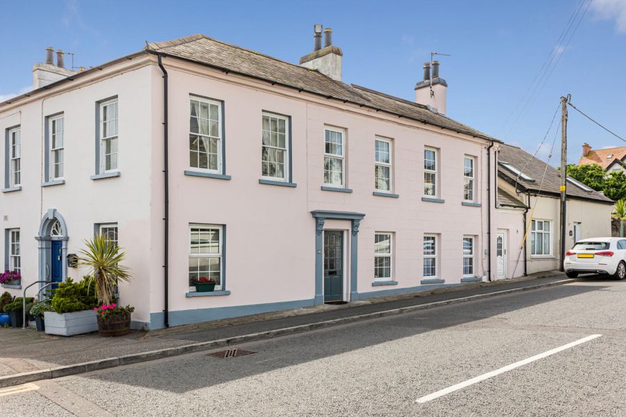 16 Warren Road