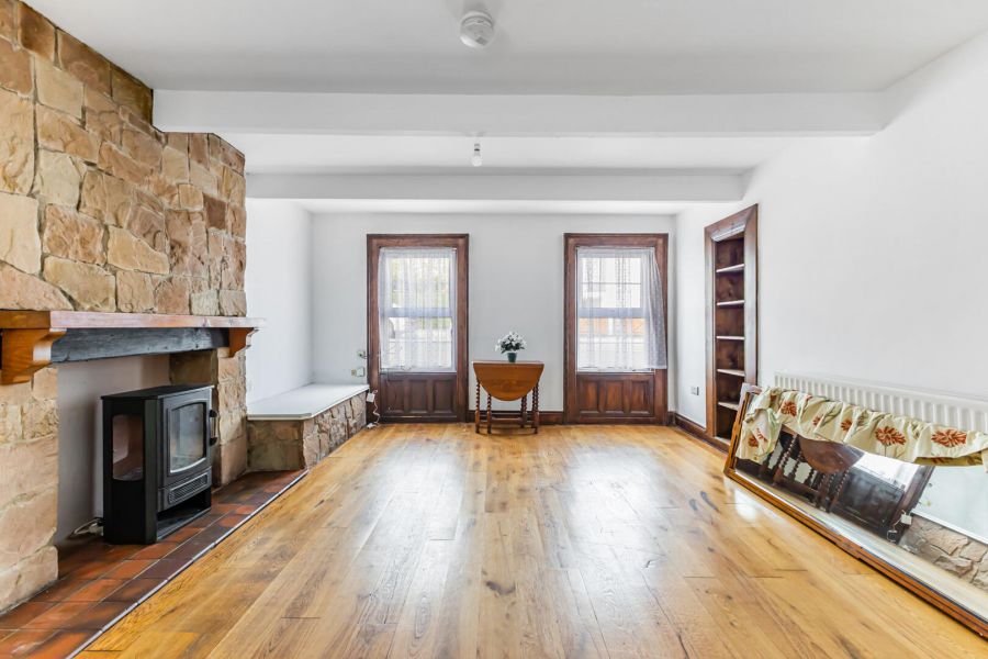 16 Warren Road