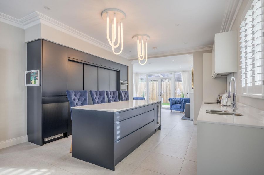 11 Brynmor Park