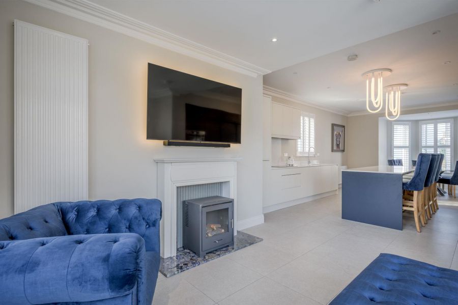11 Brynmor Park