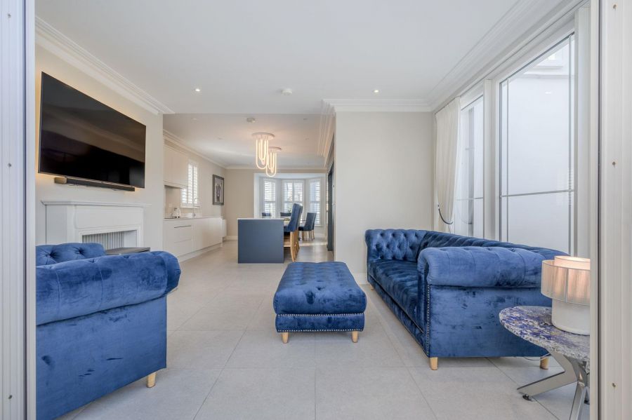 11 Brynmor Park