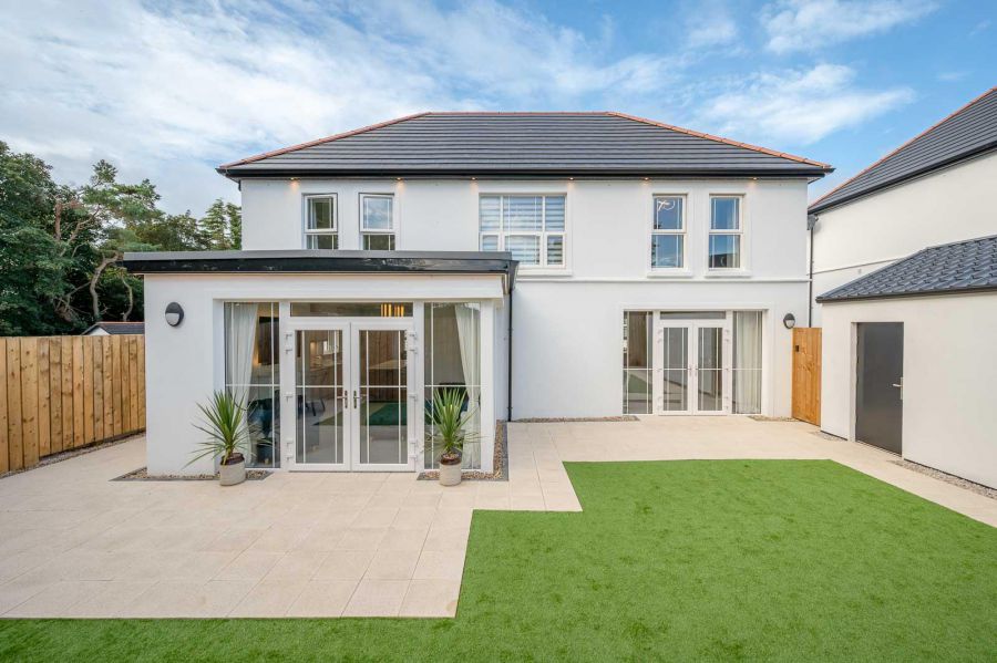 11 Brynmor Park