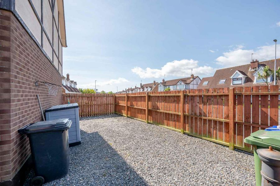 1 Woodford Grange