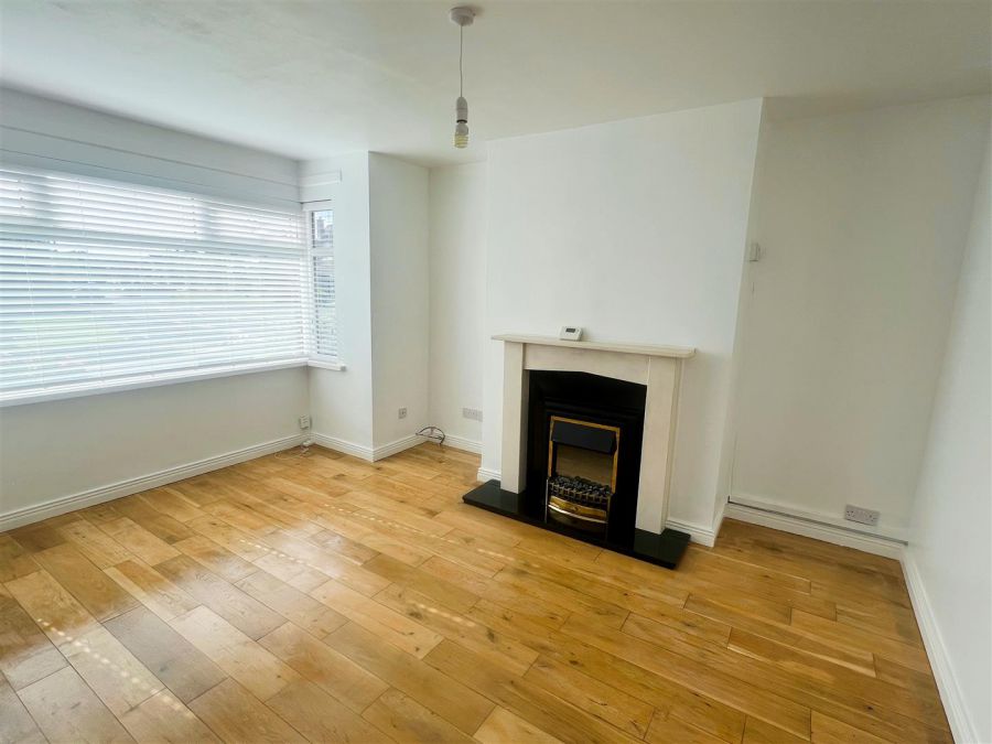 1 Woodford Grange