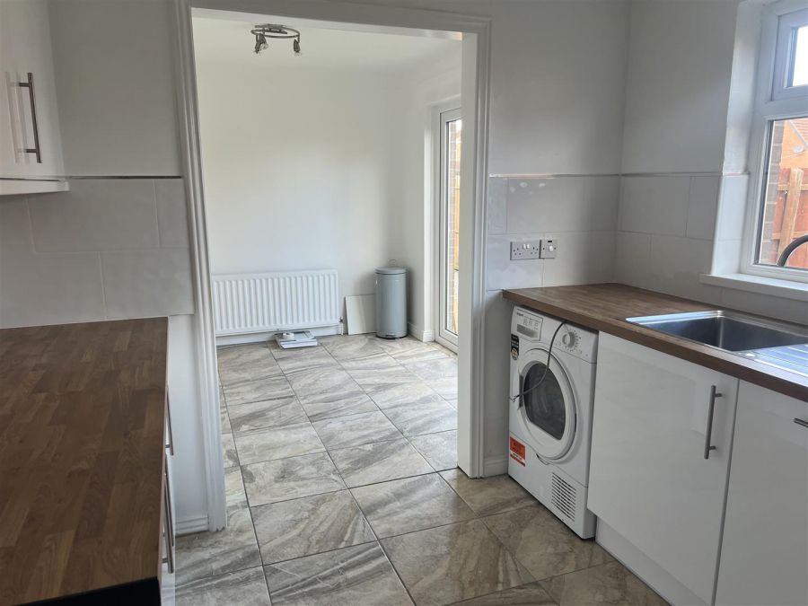 1 Woodford Grange