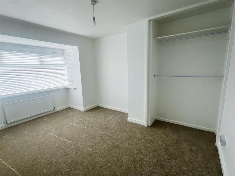 1 Woodford Grange