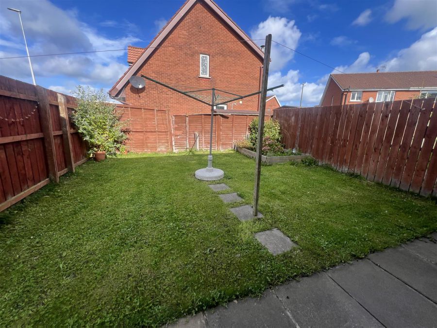 1 Woodford Grange