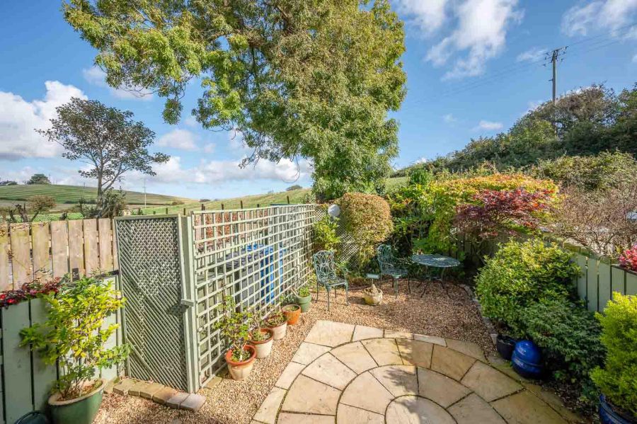 2 Hillfoot Park