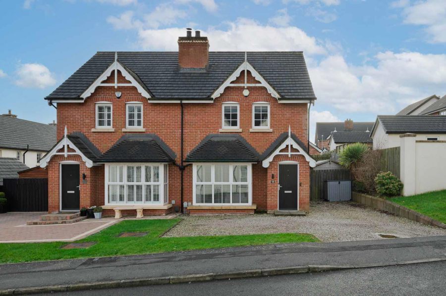 18 Tullynagardy Avenue