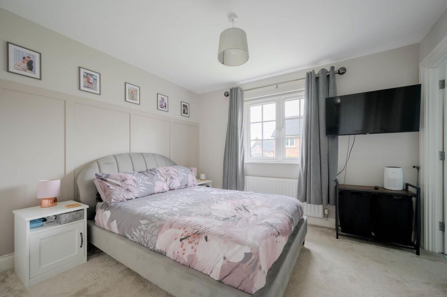 18 Tullynagardy Avenue