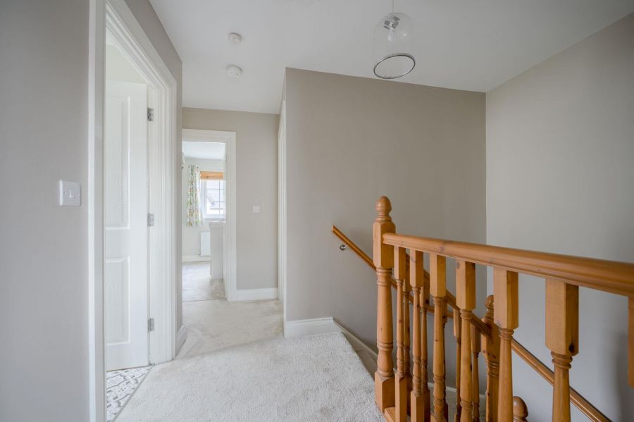 18 Tullynagardy Avenue