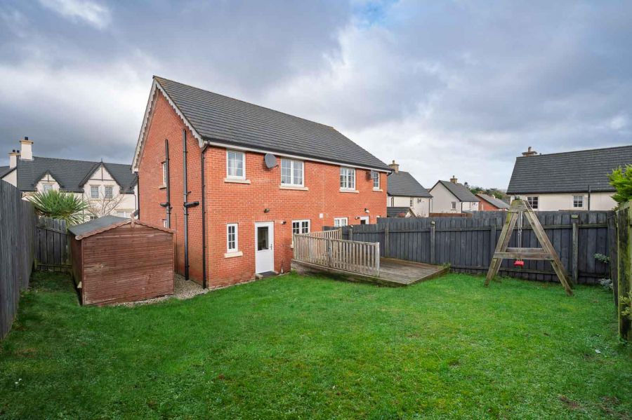 18 Tullynagardy Avenue