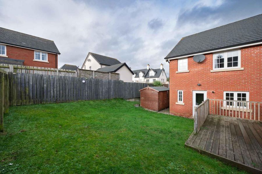 18 Tullynagardy Avenue