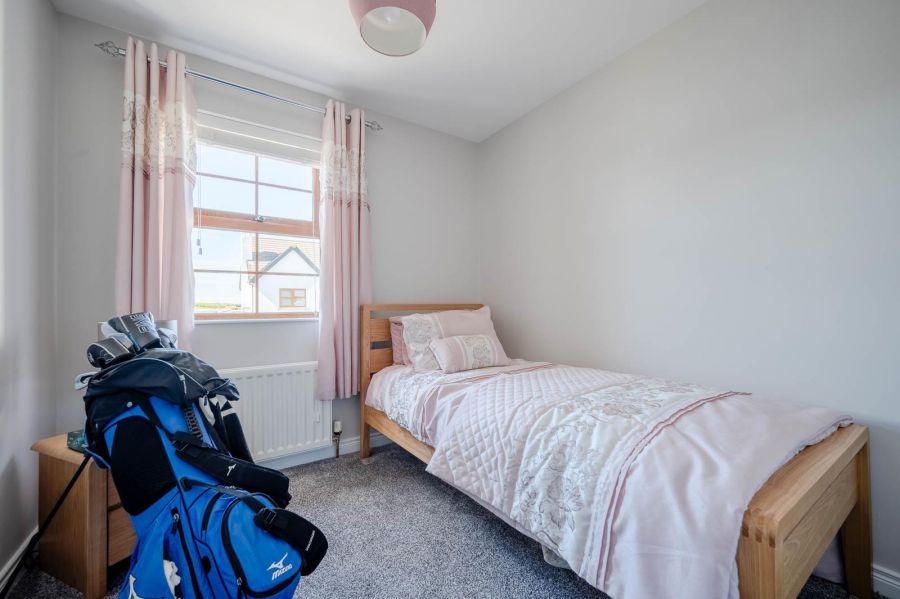 8 Drumfad Avenue