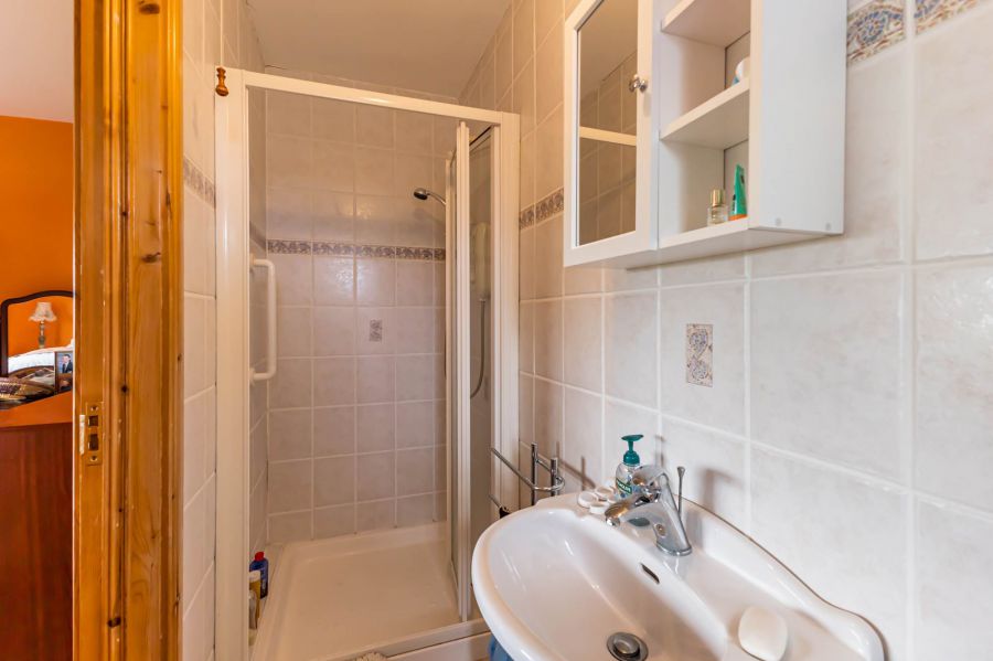 134a Warren Road