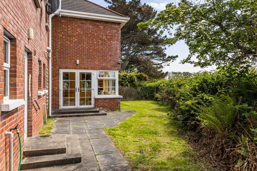 134a Warren Road