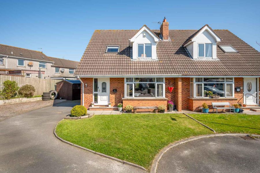 8 Castle Manor, Carrowdore, Newtownards, BT22 2TY