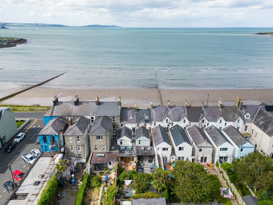 16 Ballyholme Esplanade