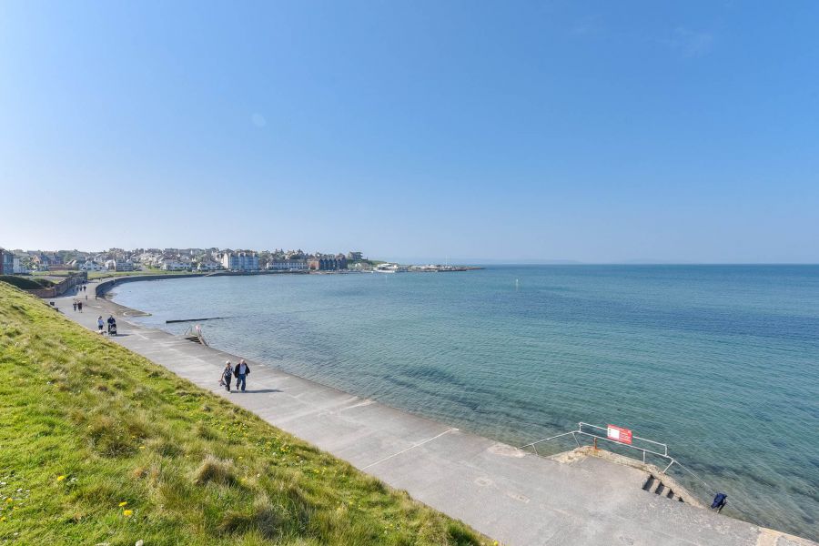 16 Ballyholme Esplanade