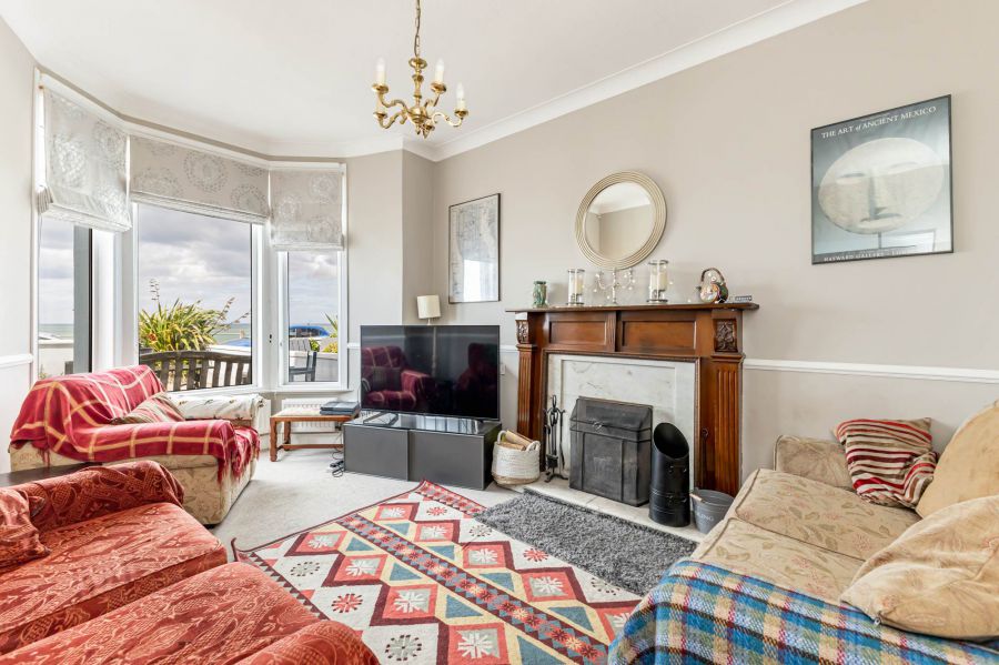 16 Ballyholme Esplanade
