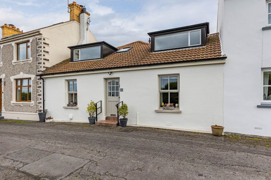 Thistle Cottage, 25 The Hill, groomsport, bangor, BT19 6JS