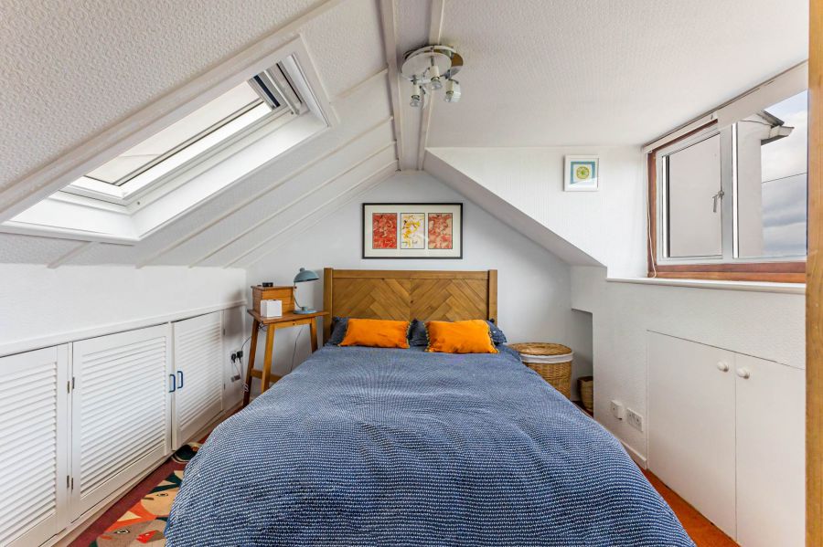 Thistle Cottage, 25 The Hill