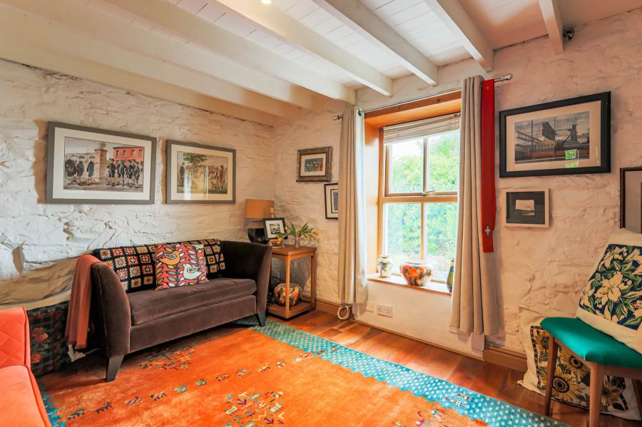 Thistle Cottage, 25 The Hill